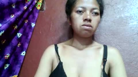 henitsaldy online show from April 18, 7:45 am