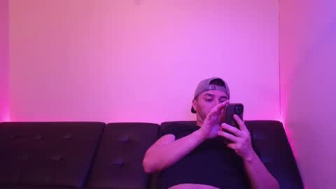 HENNIDRIP online show from January 13, 5:35 am