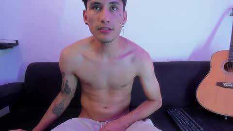 henrik_senn online show from April 4, 11:24 pm