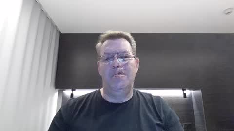 Snapshot of henrikrp1971 chatting on January 2, 9:07 pm henrikrp1971 online show from January 2, 9:07 pm