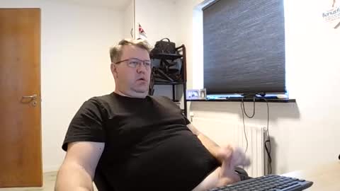 Snapshot of henrikrp1971 chatting on February 27, 2:00 pm henrikrp1971 online show from February 27, 2:00 pm