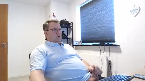 Snapshot of henrikrp1971 chatting on March 7, 11:51 am henrikrp1971 online show from March 7, 11:51 am