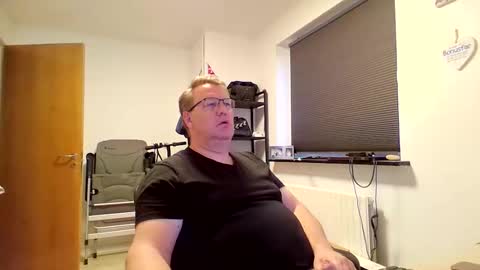 Snapshot of henrikrp1971 chatting on October 22, 3:45 pm henrikrp1971 online show from October 22, 3:45 pm