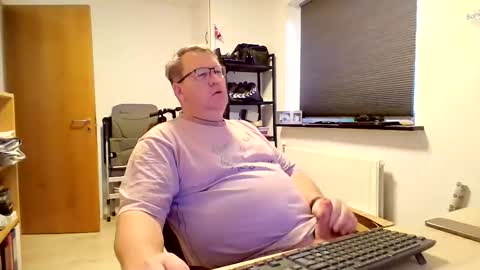 Snapshot of henrikrp1971 chatting on December 15, 10:19 am henrikrp1971 online show from December 15, 10:19 am