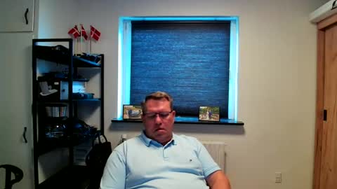 Snapshot of henrikrp1971 chatting on June 16, 11:13 am henrikrp1971 online show from June 16, 11:13 am