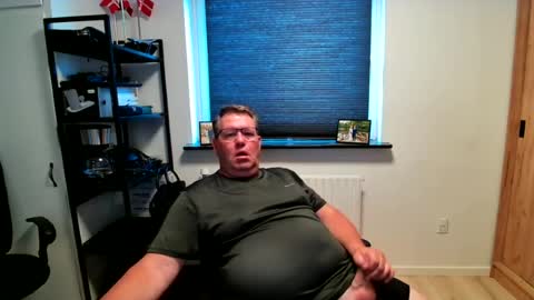 Snapshot of henrikrp1971 chatting on July 6, 10:23 am henrikrp1971 online show from July 6, 10:23 am