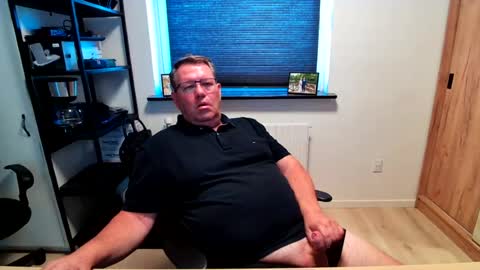Snapshot of henrikrp1971 chatting on July 9, 9:13 am henrikrp1971 online show from July 9, 9:13 am