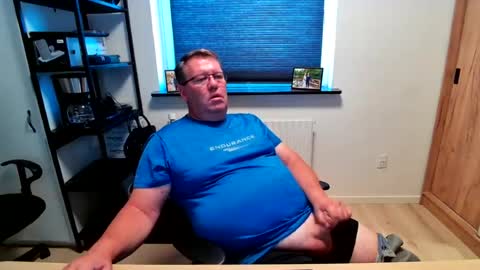 Snapshot of henrikrp1971 chatting on July 17, 11:17 am henrikrp1971 online show from July 17, 11:17 am