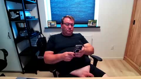 Snapshot of henrikrp1971 chatting on July 24, 8:56 am henrikrp1971 online show from July 24, 8:56 am