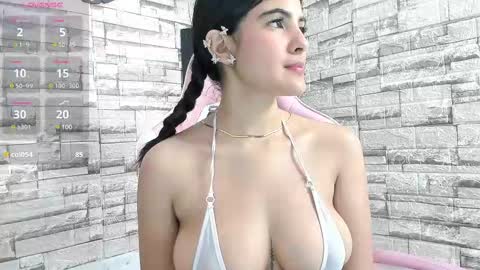 Snapshot of hera_elis chatting on February 10, 8:00 pm hera_elis online show from February 10, 8:00 pm