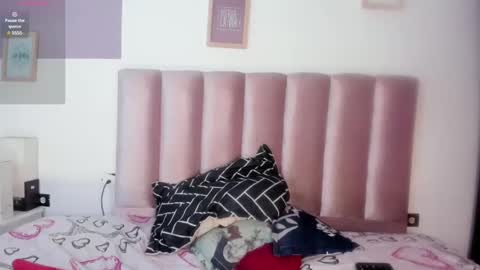 Snapshot of hera_godess chatting on January 15, 12:58 pm Hera godes online show from January 15, 12:58 pm