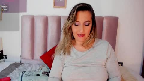 Snapshot of hera_godess chatting on January 31, 1:12 pm Hera godes online show from January 31, 1:12 pm