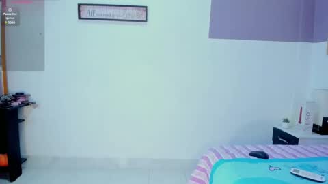 Snapshot of hera_godess chatting on March 3, 6:01 pm Hera godes online show from March 3, 6:01 pm