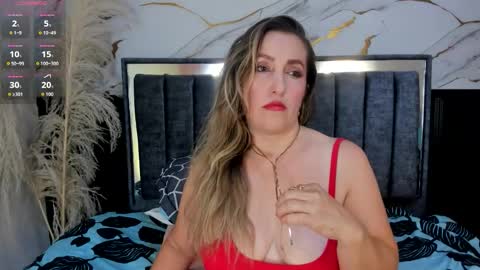 Snapshot of hera_godess chatting on September 28, 9:20 pm Hera godes online show from September 28, 9:20 pm