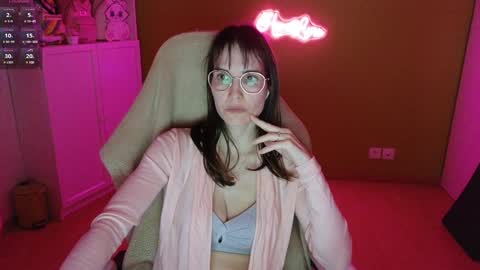 Snapshot of heraluna_ chatting on January 15, 11:08 pm HeraLuna  online show from January 15, 11:08 pm