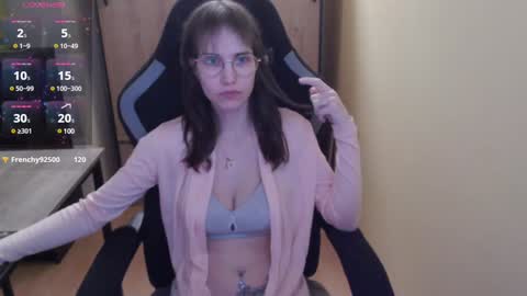 Snapshot of heraluna_ chatting on January 16, 11:37 pm HeraLuna  online show from January 16, 11:37 pm