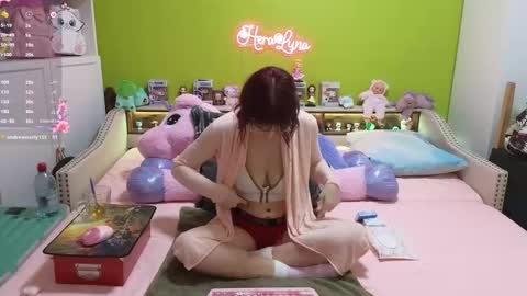 HeraLuna  online show from January 9, 9:49 pm