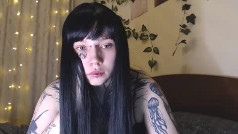 Snapshot of herbal_helpmepls chatting on December 7, 9:44 pm dirty Diana online show from December 7, 9:44 pm