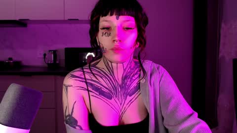 Snapshot of herbal_helpmepls chatting on February 6, 3:27 am dirty Diana online show from February 6, 3:27 am