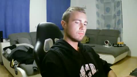 John Pearl online show from October 5, 7:45 pm