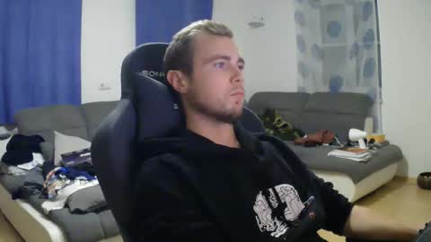 John Pearl online show from November 11, 7:47 pm