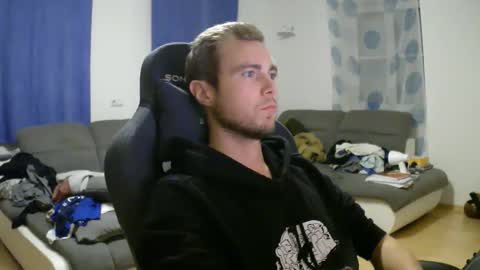 John Pearl online show from November 14, 8:18 pm