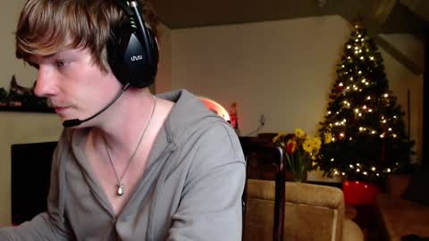 Snapshot of hercules__ chatting on January 6, 4:34 pm Gregblonde Alextattoo online show from January 6, 4:34 pm