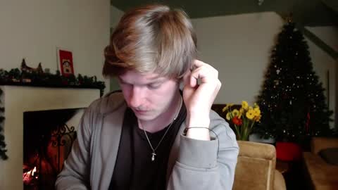 Snapshot of hercules__ chatting on January 7, 12:41 pm Gregblonde Alextattoo online show from January 7, 12:41 pm