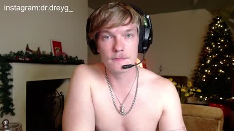 Snapshot of hercules__ chatting on January 9, 5:33 pm Gregblonde Alextattoo online show from January 9, 5:33 pm