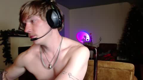 Snapshot of hercules__ chatting on January 11, 2:47 pm Gregblonde Alextattoo online show from January 11, 2:47 pm