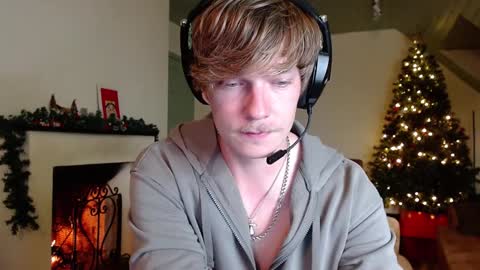 Snapshot of hercules__ chatting on January 12, 3:03 pm Gregblonde Alextattoo online show from January 12, 3:03 pm