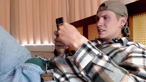 Snapshot of hercules__ chatting on January 13, 12:19 am Gregblonde Alextattoo online show from January 13, 12:19 am