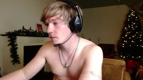 Snapshot of hercules__ chatting on January 13, 6:38 pm Gregblonde Alextattoo online show from January 13, 6:38 pm