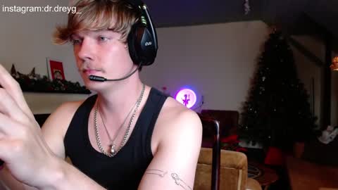 Snapshot of hercules__ chatting on January 15, 3:39 pm Gregblonde Alextattoo online show from January 15, 3:39 pm