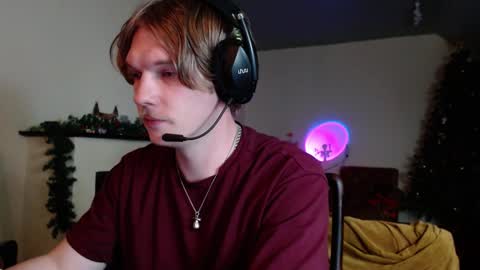 Snapshot of hercules__ chatting on January 27, 2:46 pm Gregblonde Alextattoo online show from January 27, 2:46 pm