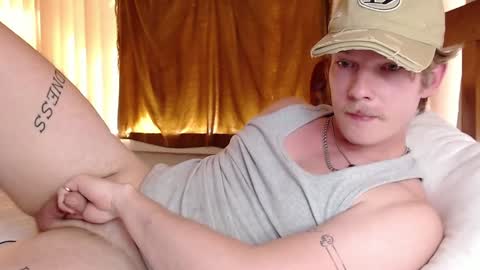 Snapshot of hercules__ chatting on January 28, 6:49 am Gregblonde Alextattoo online show from January 28, 6:49 am