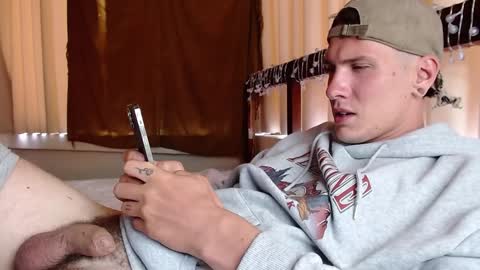 Snapshot of hercules__ chatting on February 4, 3:22 am Gregblonde Alextattoo online show from February 4, 3:22 am