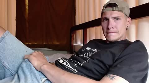 Snapshot of hercules__ chatting on February 6, 2:55 am Gregblonde Alextattoo online show from February 6, 2:55 am