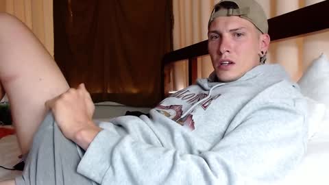 Snapshot of hercules__ chatting on February 7, 12:20 am Gregblonde Alextattoo online show from February 7, 12:20 am