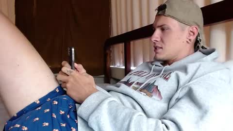 Snapshot of hercules__ chatting on February 12, 12:16 am Gregblonde Alextattoo online show from February 12, 12:16 am