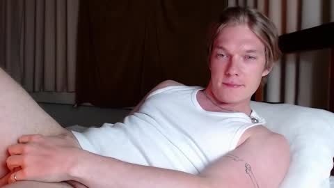 Snapshot of hercules__ chatting on February 12, 4:44 pm Gregblonde Alextattoo online show from February 12, 4:44 pm