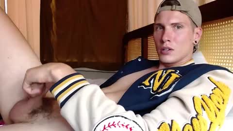 Snapshot of hercules__ chatting on February 14, 3:00 am Gregblonde Alextattoo online show from February 14, 3:00 am