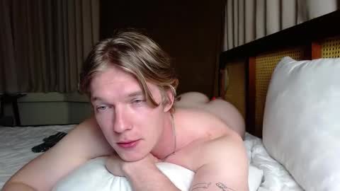 Snapshot of hercules__ chatting on February 17, 5:32 pm Gregblonde Alextattoo online show from February 17, 5:32 pm