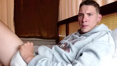 Snapshot of hercules__ chatting on February 21, 1:00 am Gregblonde Alextattoo online show from February 21, 1:00 am