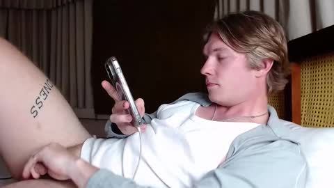 Snapshot of hercules__ chatting on February 21, 2:06 pm Gregblonde Alextattoo online show from February 21, 2:06 pm