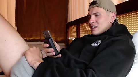 Snapshot of hercules__ chatting on February 22, 1:00 am Gregblonde Alextattoo online show from February 22, 1:00 am