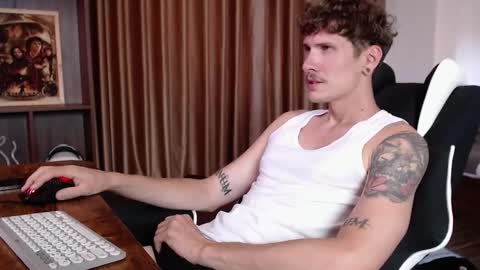 Snapshot of hercules__ chatting on September 11, 3:17 am Gregblonde Alextattoo online show from September 11, 3:17 am