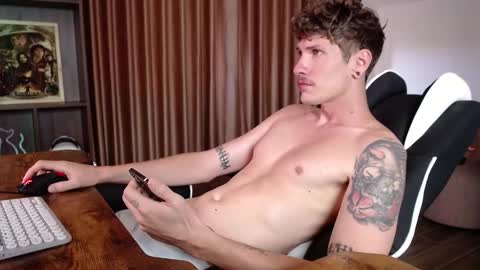 Snapshot of hercules__ chatting on September 12, 1:06 am Gregblonde Alextattoo online show from September 12, 1:06 am