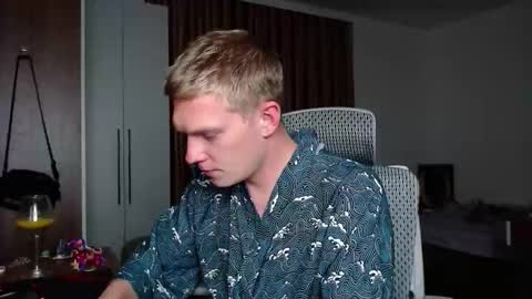 Snapshot of hercules__ chatting on September 15, 2:06 pm Gregblonde Alextattoo online show from September 15, 2:06 pm