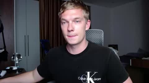 Snapshot of hercules__ chatting on October 13, 5:24 pm Gregblonde Alextattoo online show from October 13, 5:24 pm